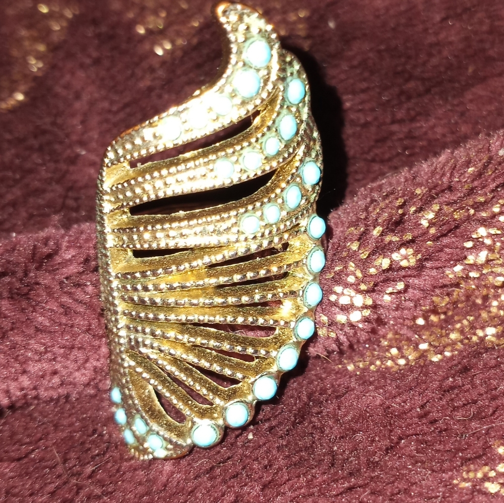 Womans feather ring